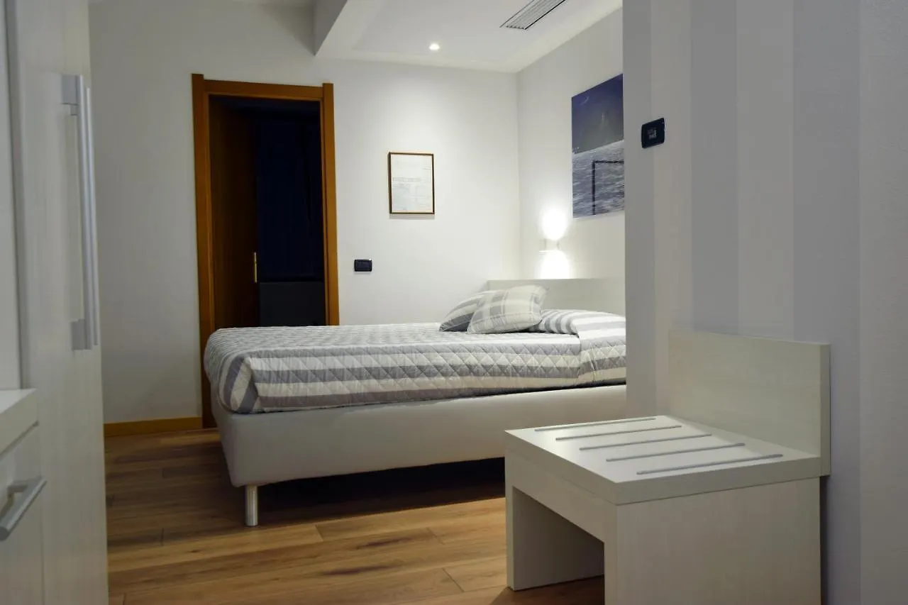 Albergo Ristorante Orazio Sale Marasino Szálloda