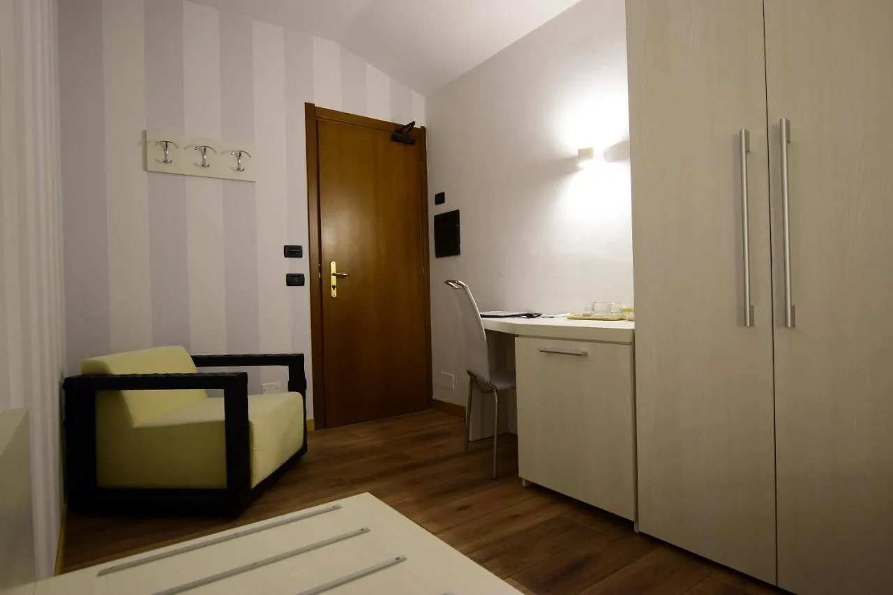 *** Szálloda Albergo Ristorante Orazio Sale Marasino Olaszország