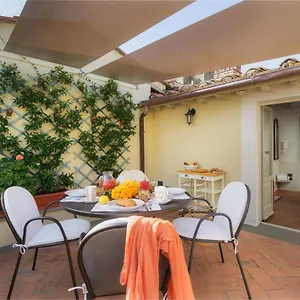 terrazza-silena-centro-storico-con-vista-cortona.it-tuscanyhotel.com/