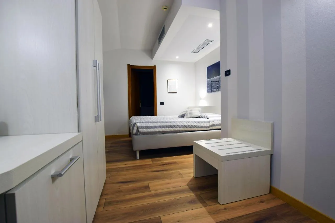 Albergo Ristorante Orazio Sale Marasino 3*,